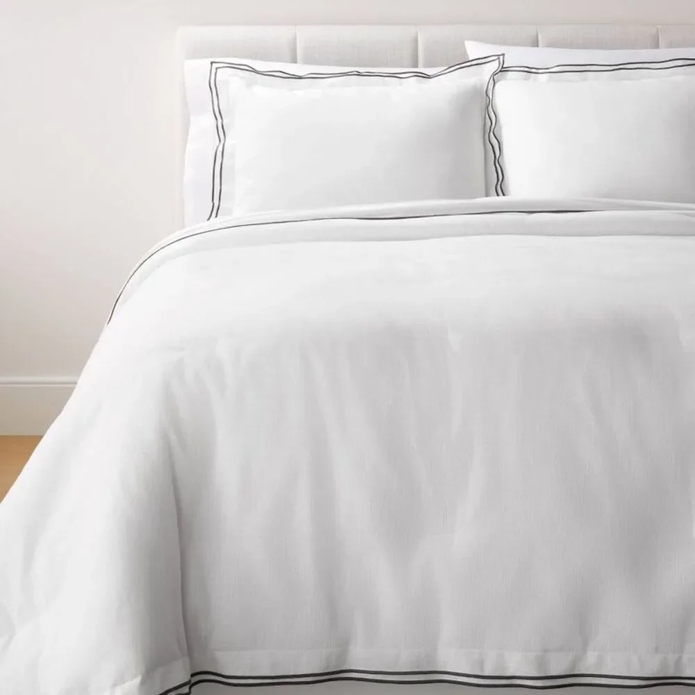 Full/Queen Double Flange Merrow Stitch Comforter Set - White/Dark Gray
